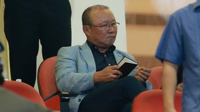 HLV Park Hang Seo trở lại, V-League thêm sức 'nóng'