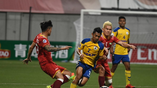 SLNA đá bại Tampines Rovers tại AFC Cup 2018, Nguyên Mạnh chấn thương kinh hoàng