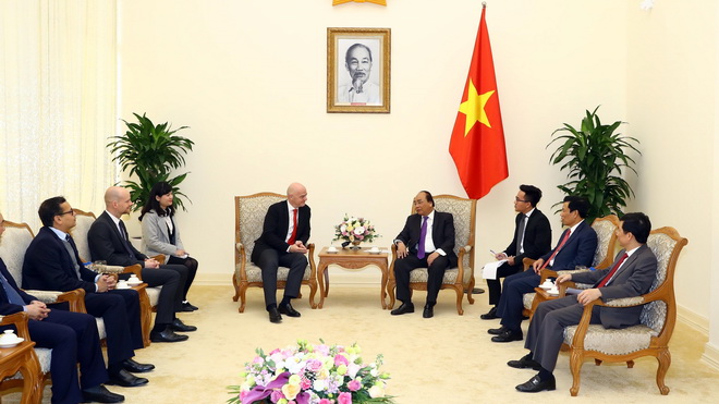 Thủ tướng Nguyễn Xuân Phúc tiếp Chủ tịch FIFA  Gianni Infantino