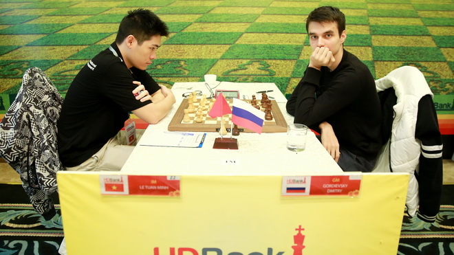 Lê Tuấn Minh chiếm ngôi đầu giải cờ vua quốc tế HDBank 2018