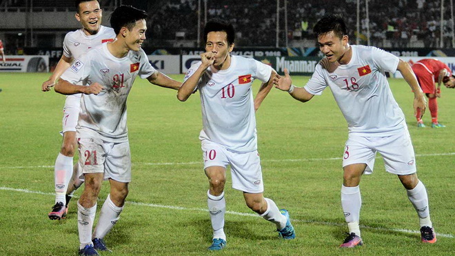 Tiền vệ Văn Quyết: 'Tuyển Việt Nam muốn vào chung kết AFF Cup 2018'