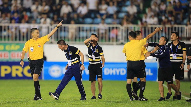 Hà Nội FC nhận ‘mưa’ án phạt trước cuộc tái đấu HAGL