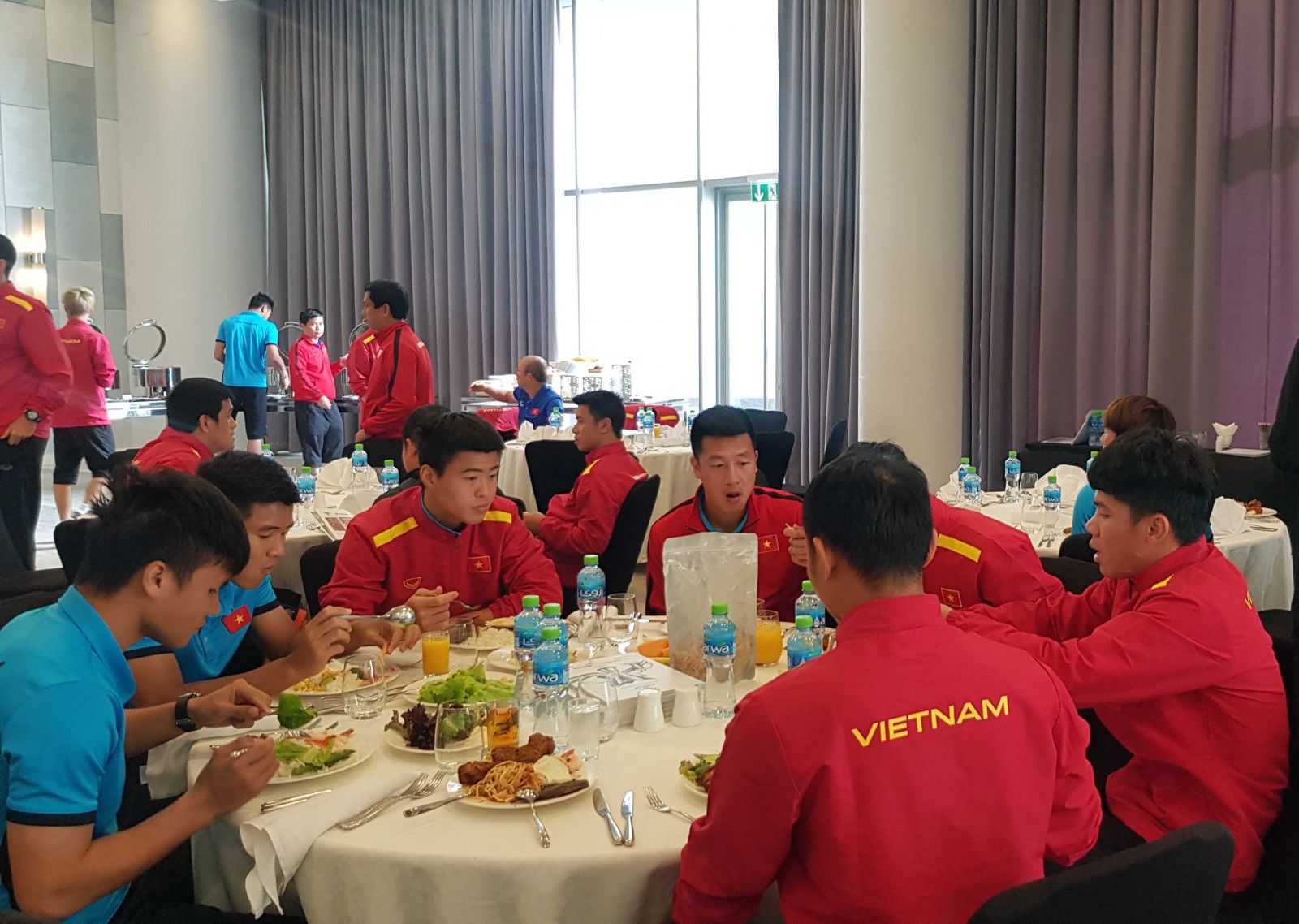 bóng đá Việt Nam, tin tức bóng đá, UAE, vòng loại World Cup, đội tuyển Việt Nam, Park Hang Seo, Việt Nam vs Indonesia, V-League, lịch thi đấu vòng 11 V-League