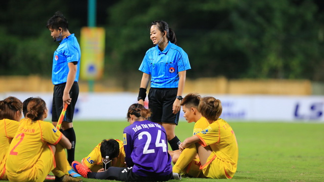  Phong Phú Hà Nam bỏ đá phản đối trọng tài, sẽ bị xử thua 0-3