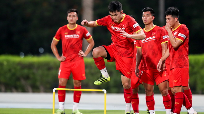 Tin ĐT Việt Nam vs Indonesia 3/6: HLV Park Hang Seo nghiêm khắc với học trò. Tuyển Việt Nam đổi lịch tập