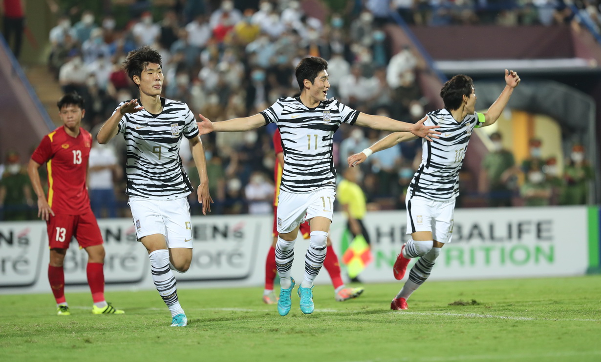 HLV U20 Hàn Quốc ngạc nhiên với U23 Việt Nam