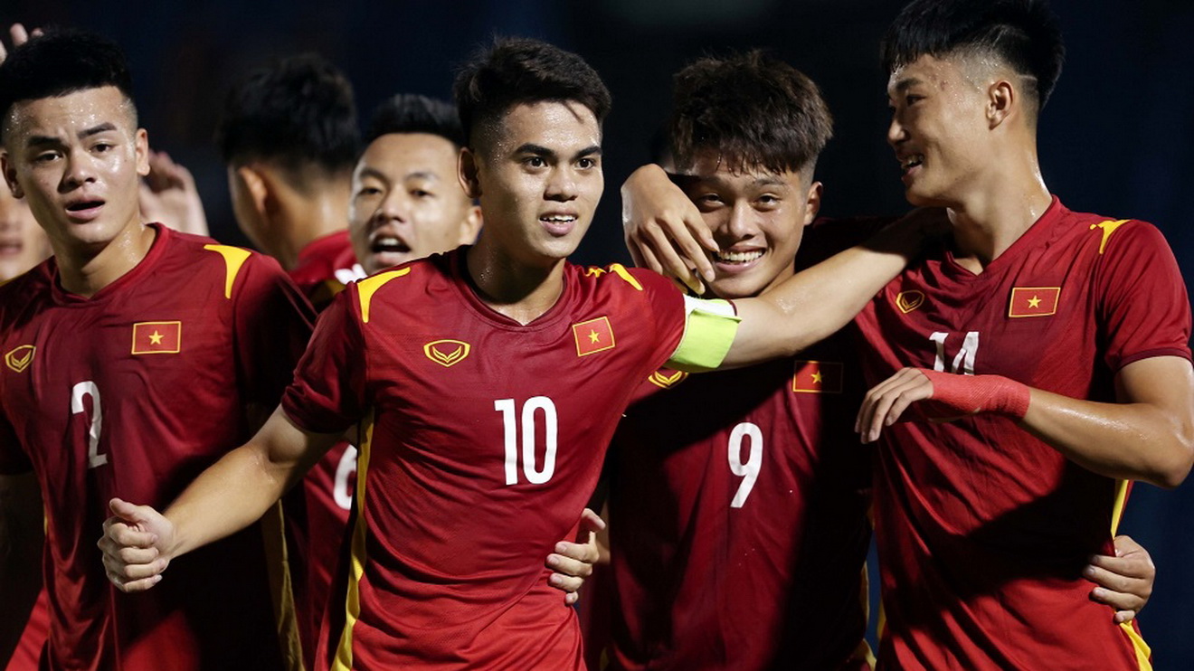 U20 Việt Nam đá giao hữu với U20 Palestine tại sân Việt Trì