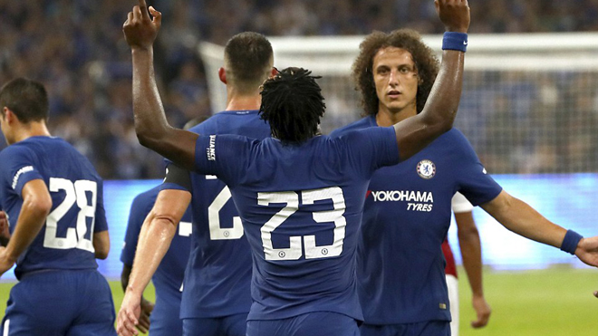 Chelsea 3-0 Arsenal: Batshuayi lập cú đúp, Pháo thủ thảm bại trước The Blues