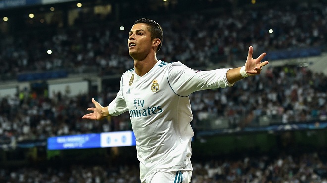Real Madrid 3-2 Malaga: Ronaldo lên tiếng, Real tiếp tục bám đuổi Barca