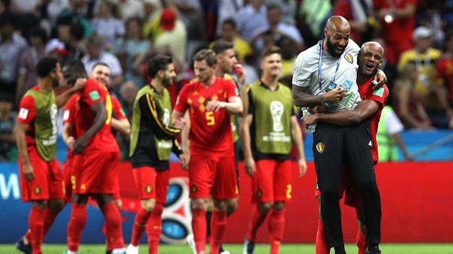 Pháp vs Bỉ: Khi De Bruyne tự hỏi Henry sẽ hát Quốc ca nước nào...