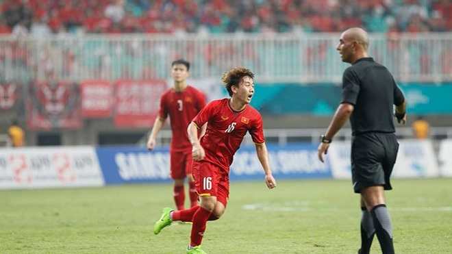Xem lại khoảnh khắc Minh Vương lập siêu phẩm đá phạt vào lưới U23 Hàn Quốc