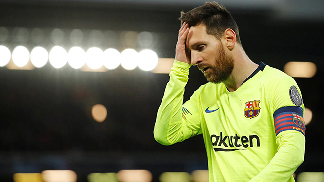 Messi làm gì trong phòng thay đồ sau khi bị Liverpool loại khỏi Champions League?