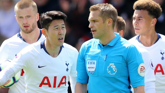 Fan Tottenham: 'Son Heung Min muốn nghỉ sớm để đá trận Ajax nên mới bị thẻ đỏ như thế'