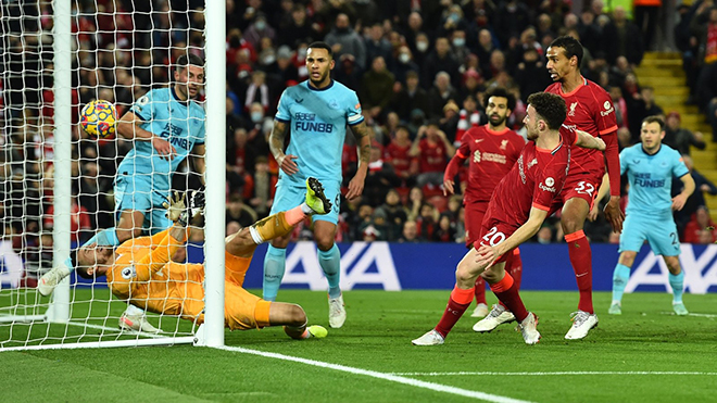 Liverpool 3-1 Newcastle: The Kop ngược dòng, Salah cân bằng kỷ lục