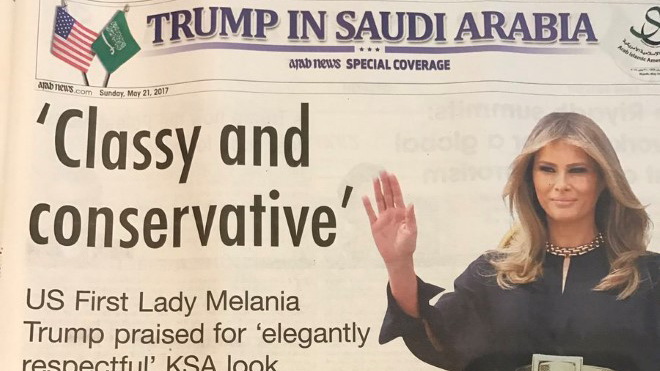 Đệ nhất Phu nhân Mỹ Melania Trump được hết lời ca ngợi 'lịch sự và kín đáo'