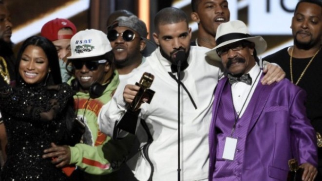Giải mã chiến thắng lịch sử của Drake ở Billboard 2017