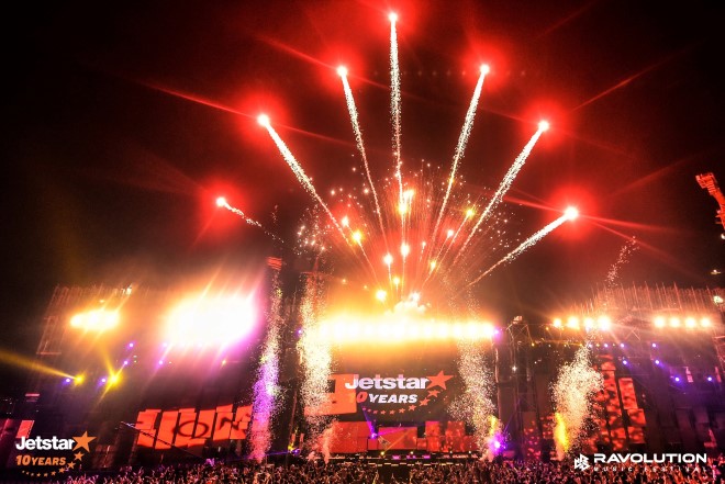 Hơn 20.000 fan EDM bùng nổ cùng đại tiệc âm nhạc Ravolution nhân sinh nhật 10 năm Jetstar Pacific