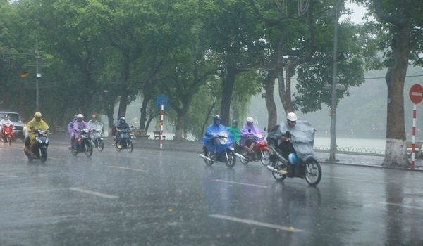 Miền Bắc tiếp tục có mưa diện rộng, nhiều nơi mưa rất to, Hà Nội cảnh báo ngập