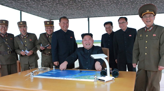 Triều Tiên lại thử tên lửa, căng thẳng đến 'điểm bùng phát' 