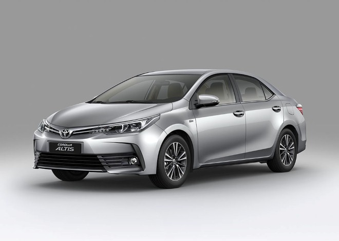 Toyota Altis mới thêm phiên bản, giá từ 702 triệu đồng