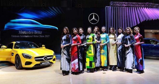 Mercedes-Benz Việt Nam lần đầu mang 'Áo dài' đến Triển lãm Ô tô Quốc tế