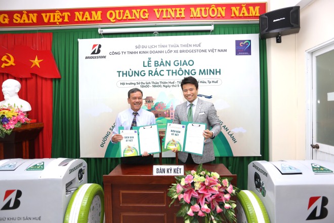 Bridgestone Việt Nam tài trợ thùng rác thông minh tại Huế
