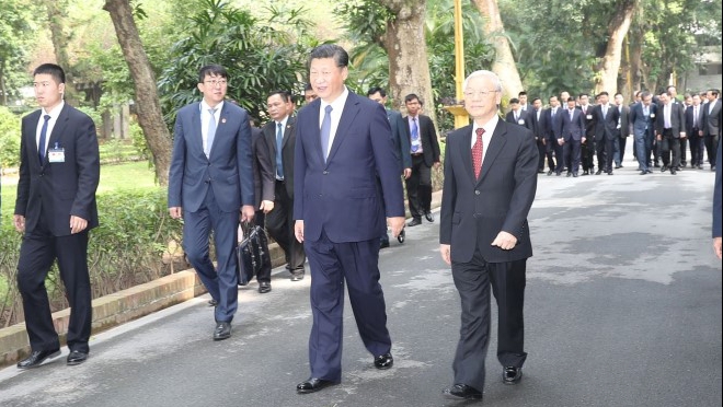 Hình ảnh Tổng Bí thư Nguyễn Phú Trọng và Chủ tịch Trung Quốc Tập Cận Bình thăm Nhà sàn Bác Hồ