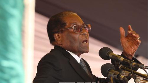 Vì sao Tổng thống Zimbabwe nhất quyết không từ chức?
