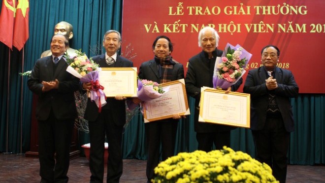 Trao giải thưởng Hội nhà văn Việt Nam 2017: Vui buồn lẫn lộn