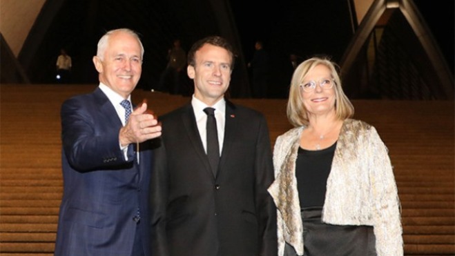 Cư dân mạng nói gì khi Tổng thống Pháp 'khen' vợ Thủ tướng Australia 'ngon'?