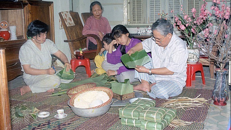 Gia đình Việt Nam qua những bức ảnh xưa bồi hồi xúc cảm
