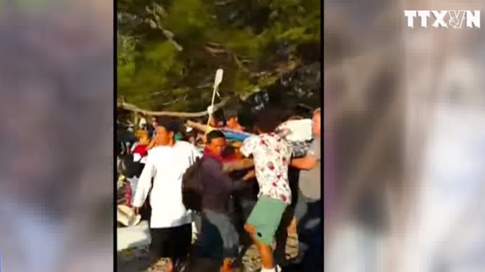 Tình người trong hoạn nạn sau động đất hơn 90 chết ở Indonesia