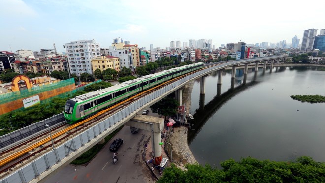 Đoàn tàu tuyến đường sắt đô thị Cát Linh-Hà Đông chạy thử