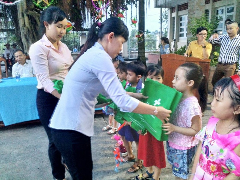 Bệnh viện Hoàn Mỹ Cửu Long phối hợp tổ chức trung thu cho hơn 700 trẻ em tỉnh Vĩnh Long