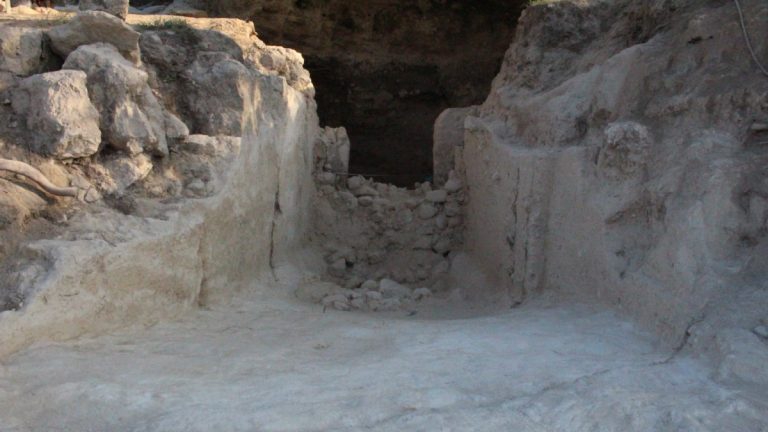Hy Lạp phát hiện ngôi mộ cổ hơn 3.500 năm tuổi