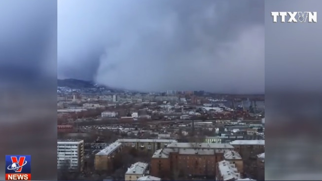 VIDEO 'sóng thần' tuyết 'nuốt chửng' thành phố lớn thứ ba ở Siberia