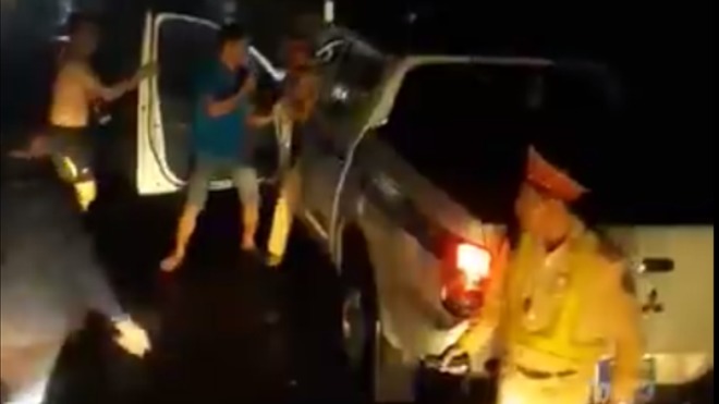 Bình Định lên tiếng về clip 'CSGT hăm dọa lái xe' trên mạng xã hội