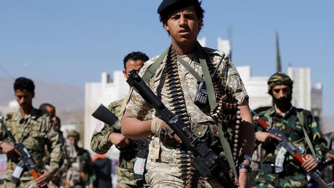 LHQ thuê máy bay sơ tán các tay súng phiến quân Houthi bị thương