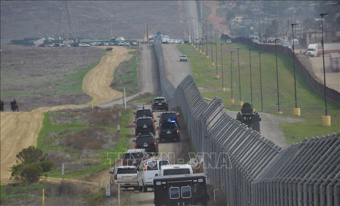 Tổng thống Mỹ Donald Trump thông báo 'có bài phát biểu quốc gia' về bức tường biên giới