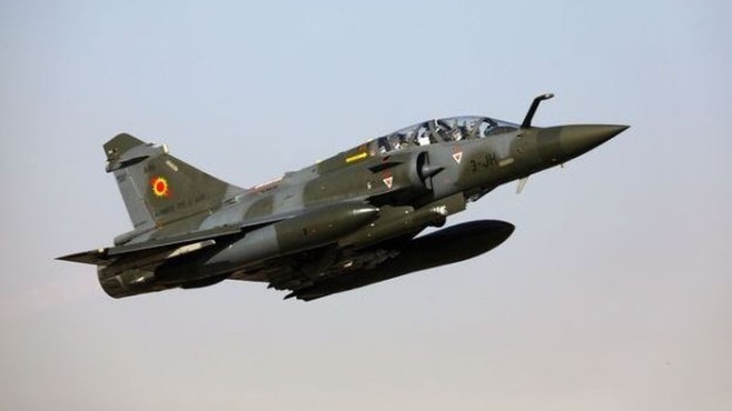 Pháp triển khai nhiều phương tiện tìm kiếm chiếc máy bay quân sự rơi