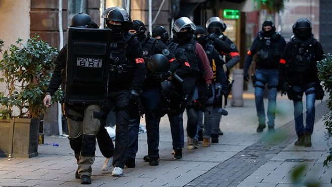 Cảnh sát Pháp nổ súng tiêu diệt kẻ tấn công bằng dao