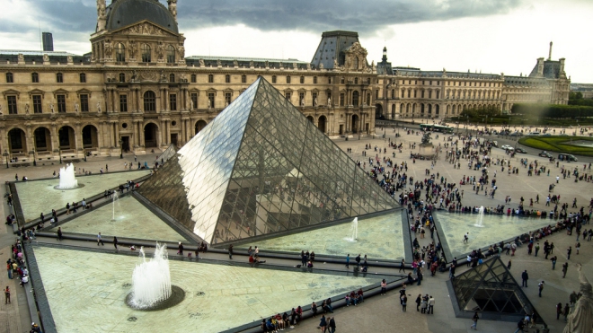 30 năm 'kim tự tháp Louvre': Từ công trình bị 'ném đá' tới biểu tượng của Paris