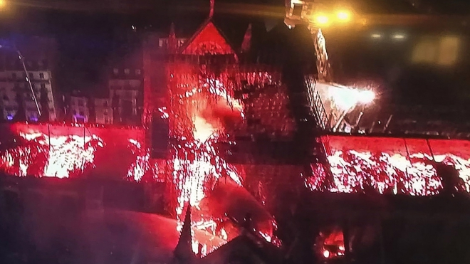 Vụ cháy Nhà thờ Đức Bà Paris: Tổng thống Pháp trực tiếp tới hiện trường 