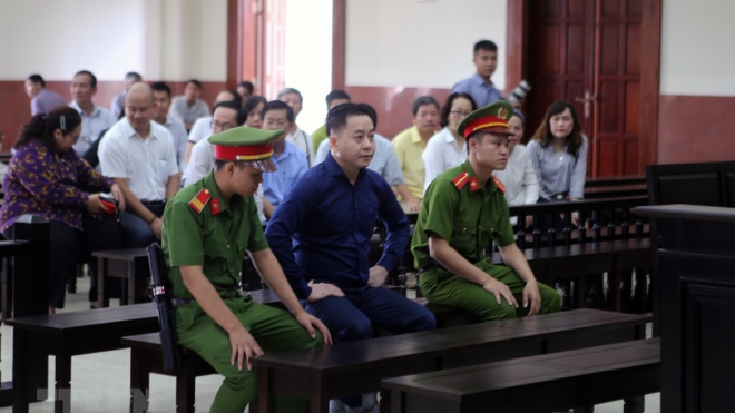 Hoãn xét xử phúc thẩm Trần Phương Bình, Vũ 'nhôm' do nhiều thành phần vắng mặt