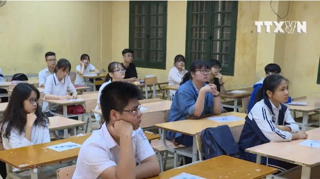 Hơn 85.000 thí sinh làm thủ tục thi lớp 10 Hà Nội