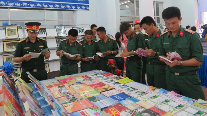  50 năm thực hiện Di chúc Bác Hồ: Triển lãm sách và hình ảnh chuyên đề 'Chủ tịch Hồ Chí Minh sống mãi trong sự nghiệp của chúng ta'