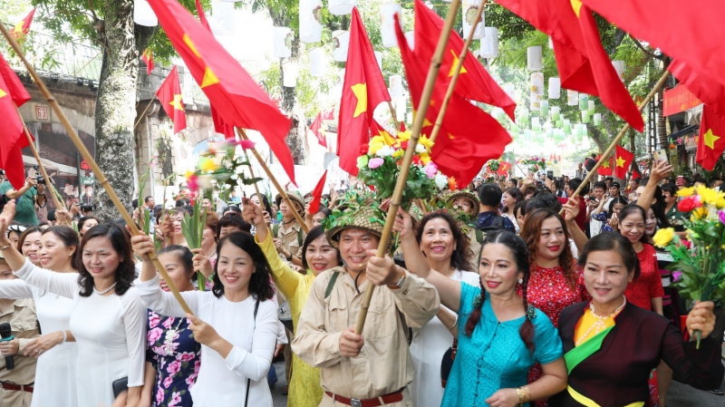 Kỷ niệm 65 năm Ngày Giải phóng Thủ đô: Hào hùng âm hưởng ngày chiến thắng