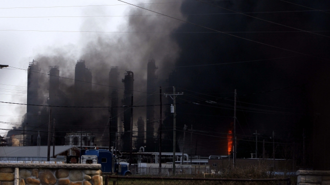Mỹ: Hỏa hoạn tiếp diễn sau vụ nổ nhà máy hóa chất ở Texas