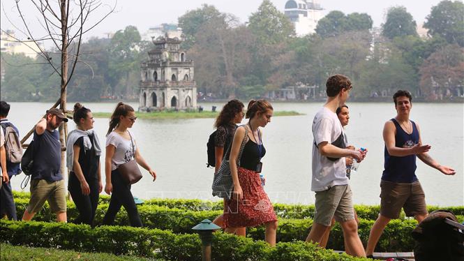 Du lịch Việt Nam: Khách quốc tế đến Hà Nội vượt mốc 7 triệu lượt