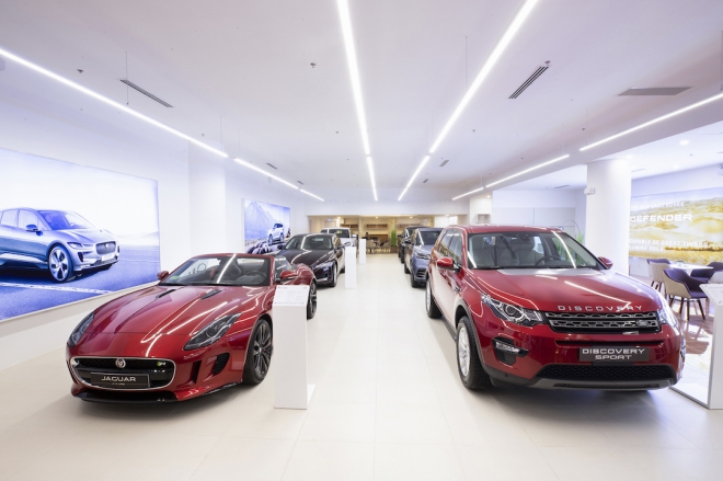 Jaguar Land Rover tặng 1 năm bảo hiểm thân vỏ cho khách hàng